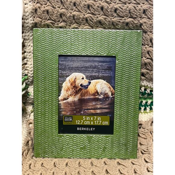 Green Picture Frame - Picture 1 of 6